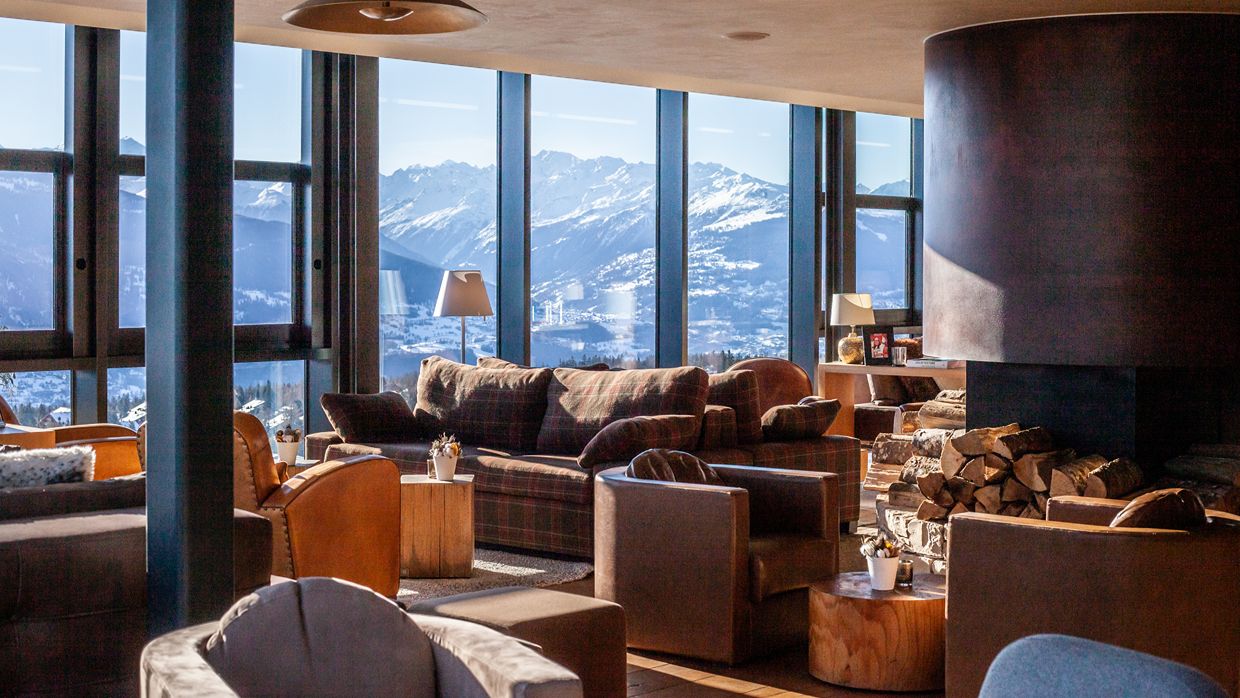 Luxury-Ski-Hotel-Crans-Ambassador-OSC-  Lounge.jpg