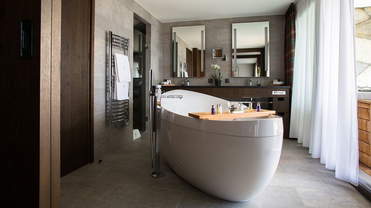 Luxury-Ski-Hotel-Crans-Ambassador-OSC- Bathroom (2).jpg