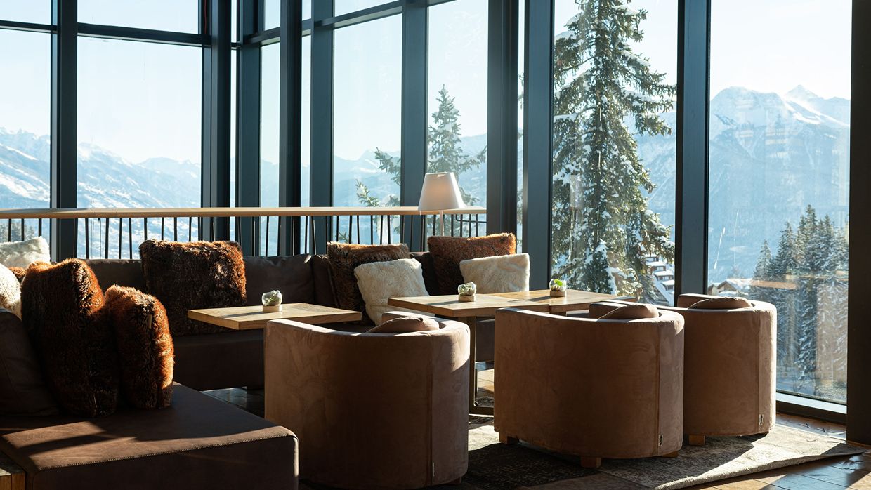 Luxury-Ski-Hotel-Crans-Ambassador-OSC- Lounge.jpg