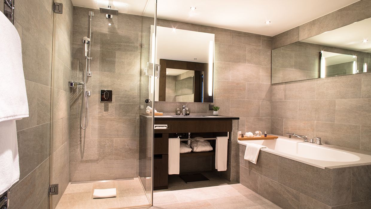 Luxury-Ski-Hotel-Crans-Ambassador-OSC-Bathroom.jpg