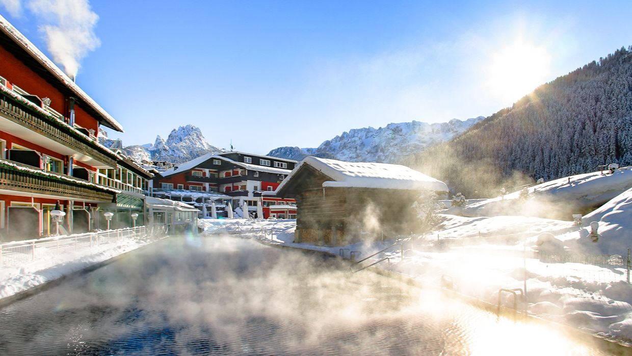Luxury-Ski-Hotel-Alpenroyal-OSC-Outdoor-Pool (2).jpg