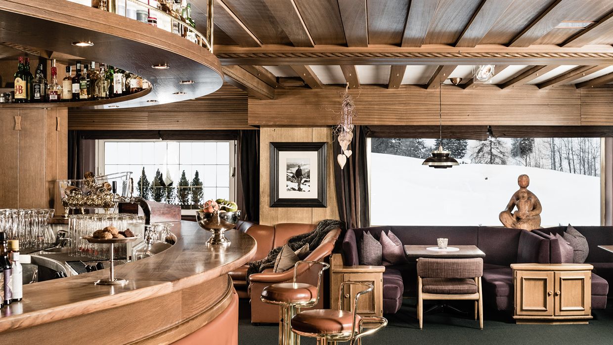 Luxury-Ski-Hotel-Alpenroyal-OSC-Bar (1).jpg