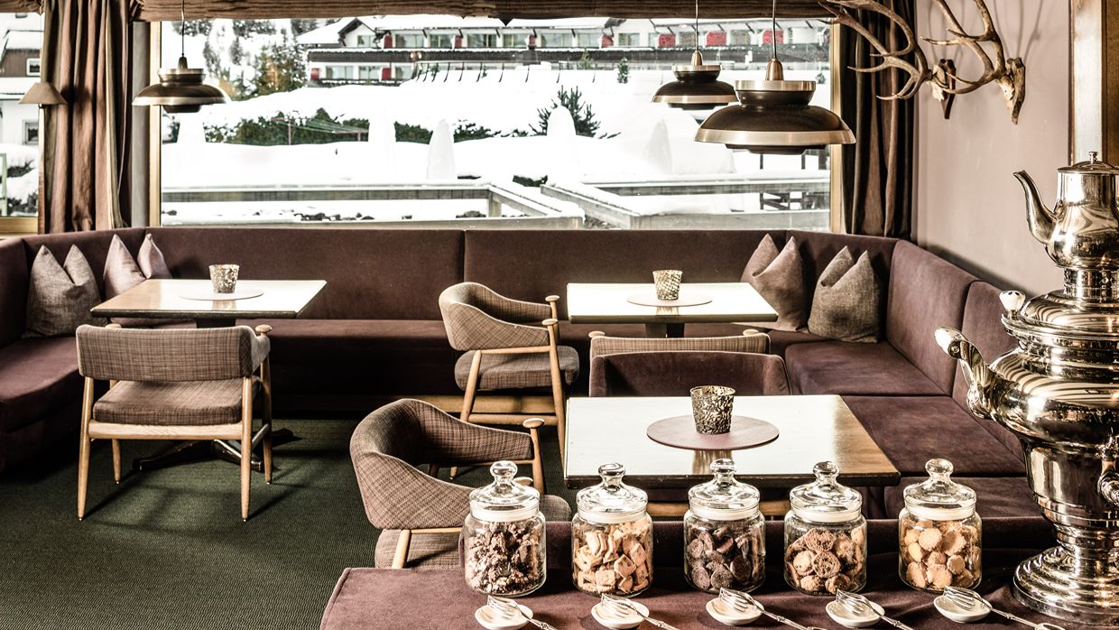 Luxury-Ski-Hotel-Alpenroyal-OSC-Bar (2).jpg