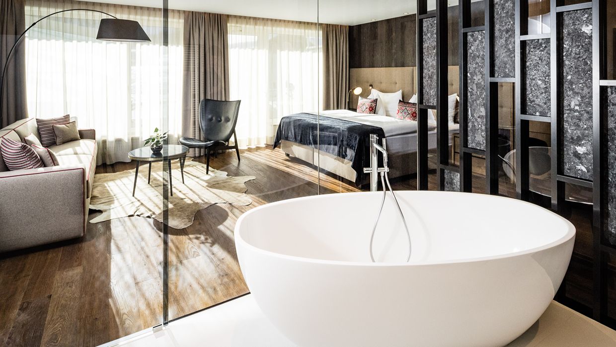 Luxury-Ski-Hotel-Alpemroyal-OSC-Bedroom (4).jpg