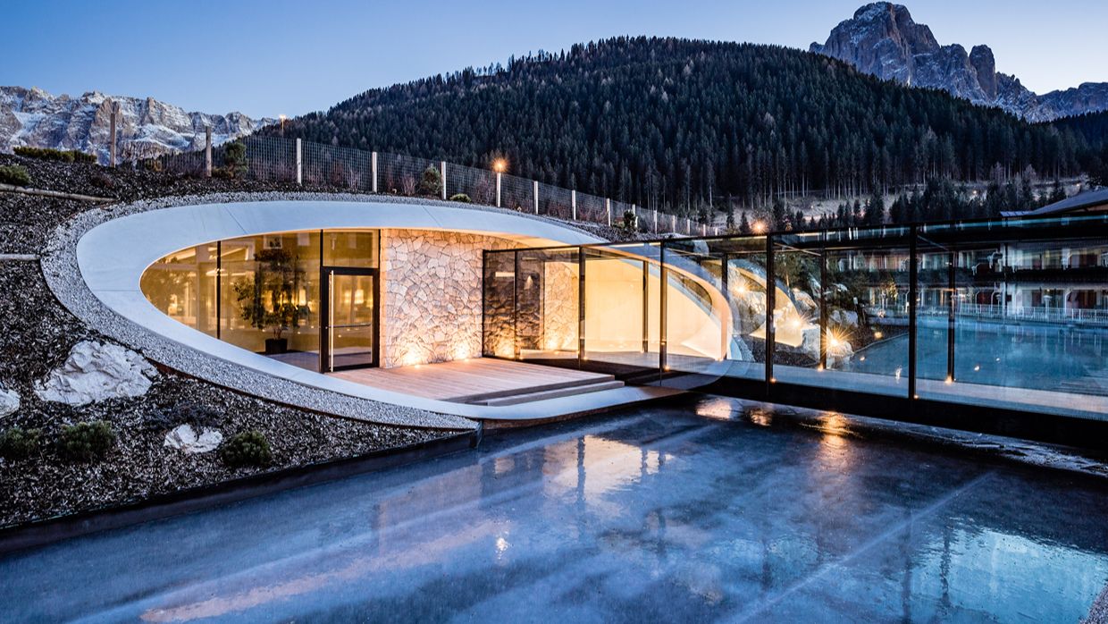 Luxury-Ski-Hotel-Alpenroyal-OSC Outdoor-Pool (2).jpg