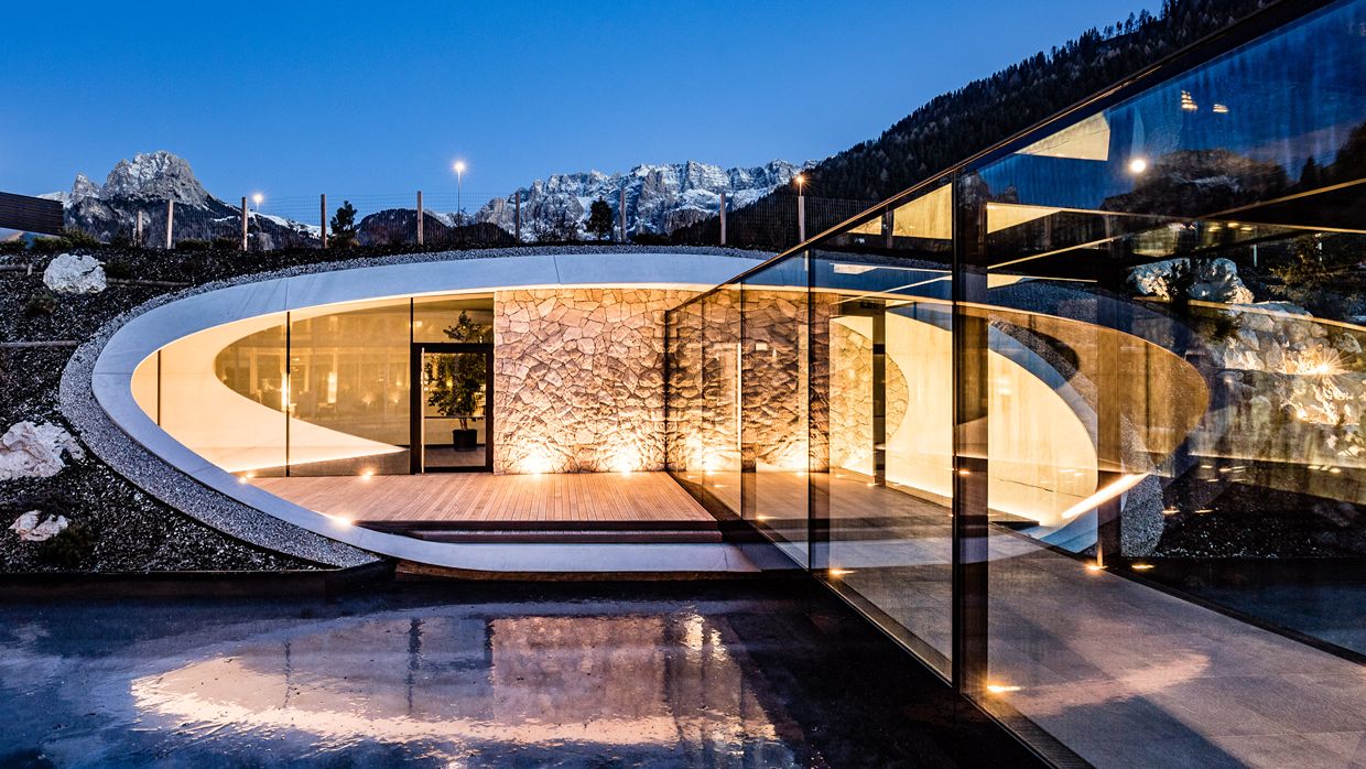 Luxury-Ski-Hotel-Alpenroyal-OSC Outdoor-Pool (1).jpg