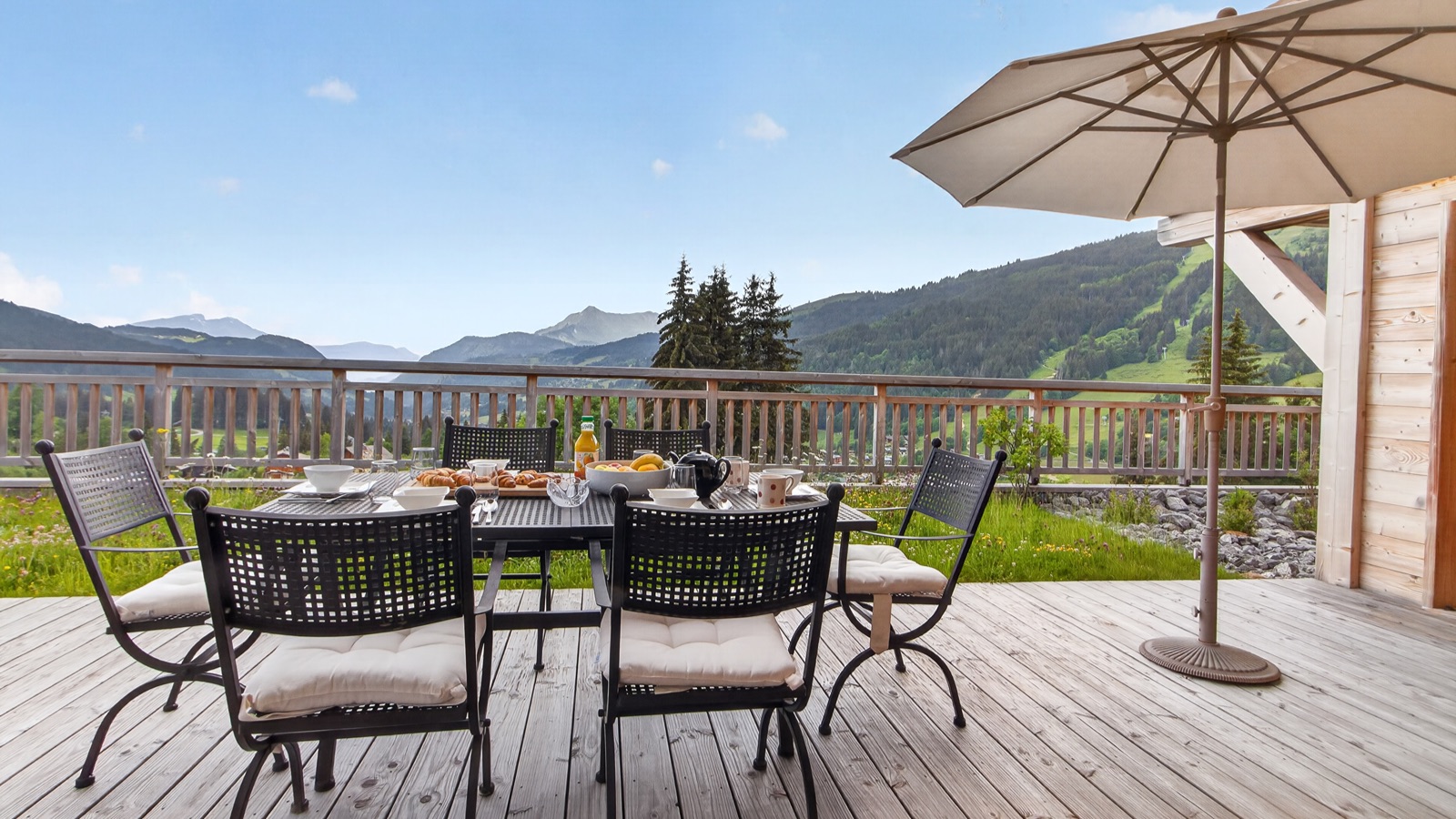 Luxury-ski-chalet-Les Gets-Chalet-Valerie-Oxford-Ski-Exterior2.jpg