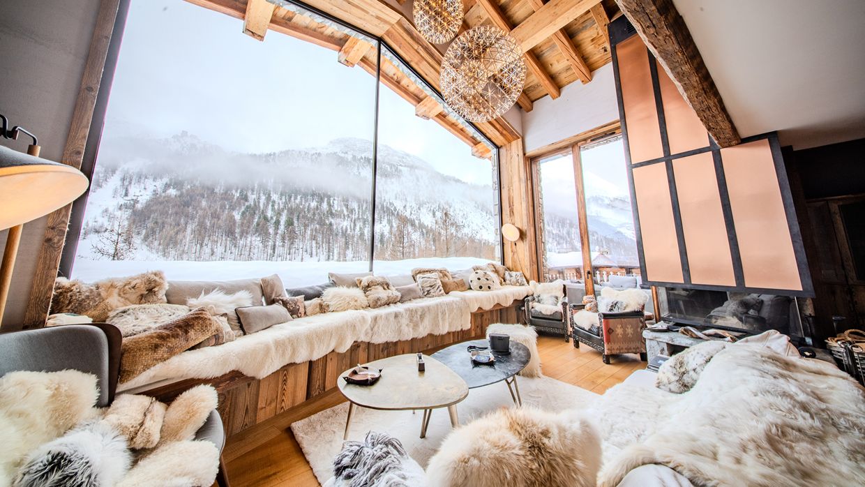 Luxury-Ski-Chalet-Vald'Isere-ChaletOrca-OSC- Lounge (4).jpg