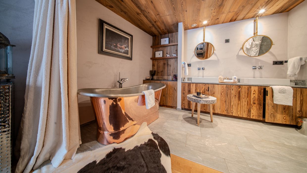 Luxury-Ski-Chalet-Vald'Isere-ChaletOrca-OSC- (8).jpg