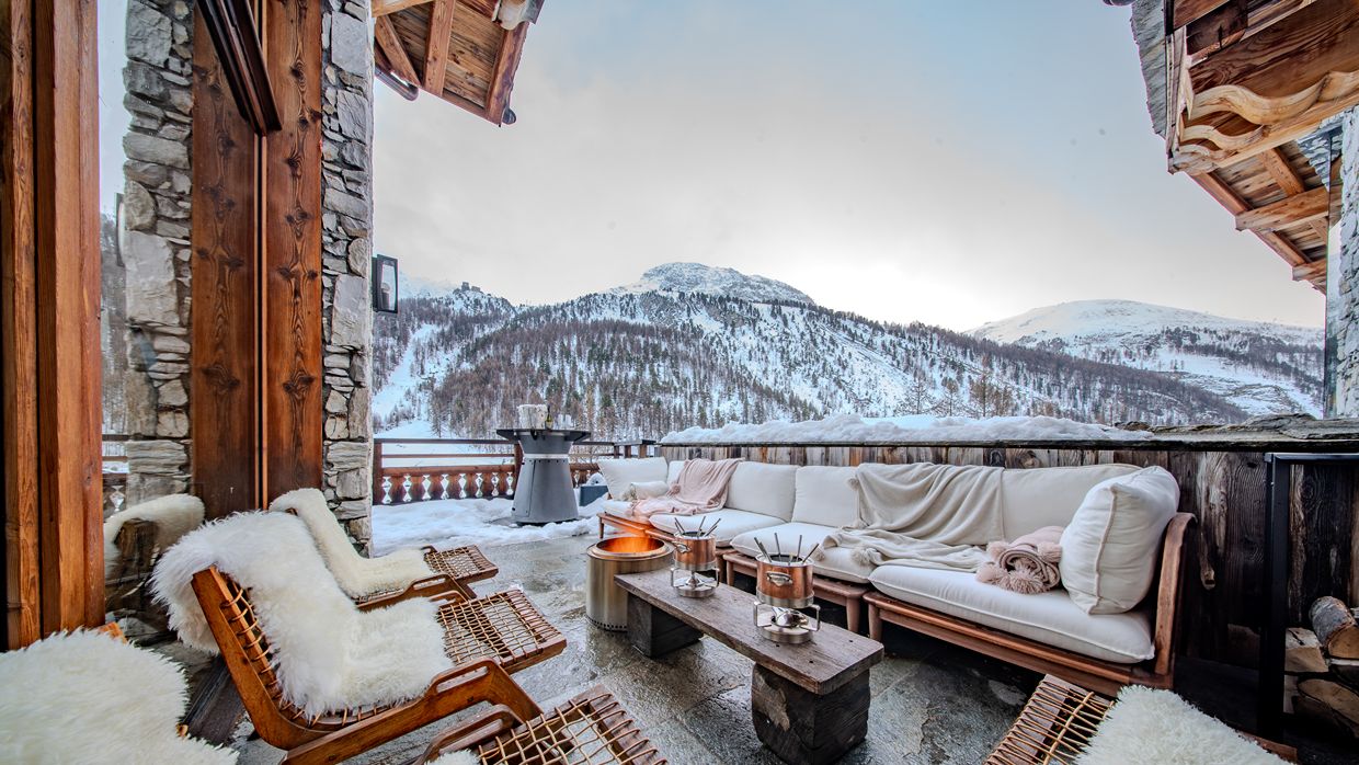 Luxury-Ski-Chalet-Orso-OSC-Outside area.jpg