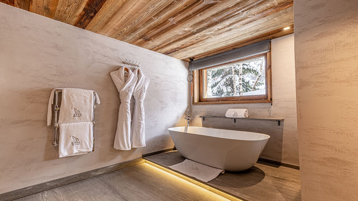 Luxury-Ski-Chalet-Orso-OSC-Bathroom (1).jpg