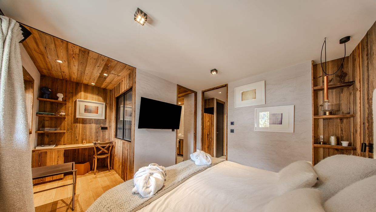 Luxury-Ski-Chalet-Orso-OSC-Bedroom (1).jpg
