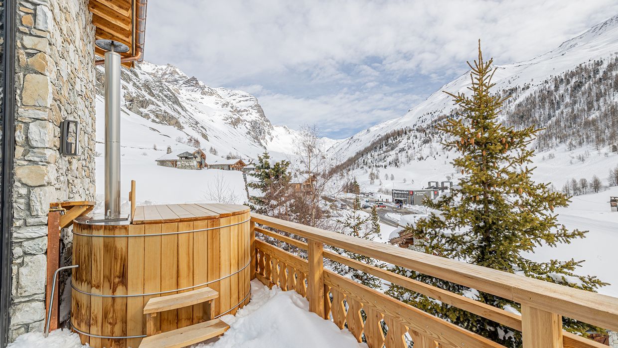 Luxury-Ski-Chalet-Orso-OSC- Outdoor sauna.jpg