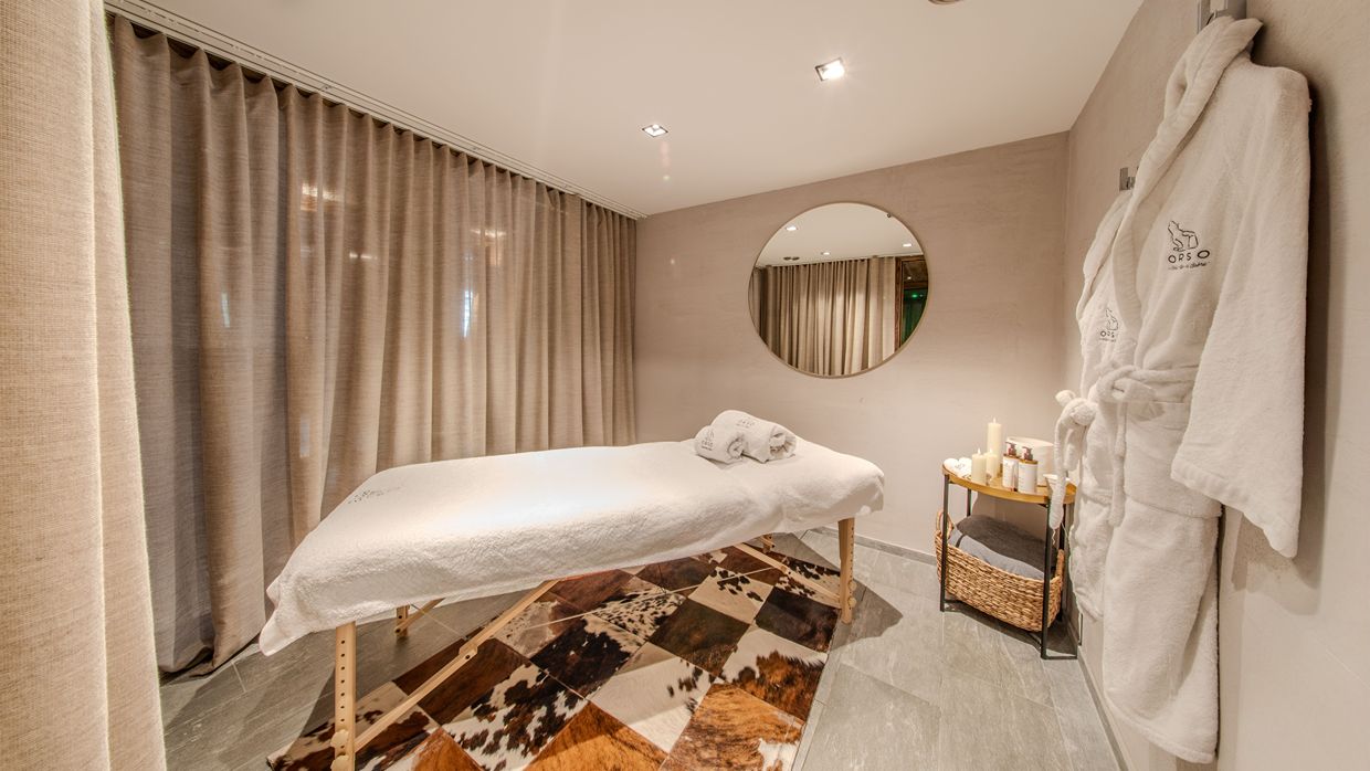 Luxury-Ski-Chalet-Orso-OSC-Massage room.jpg