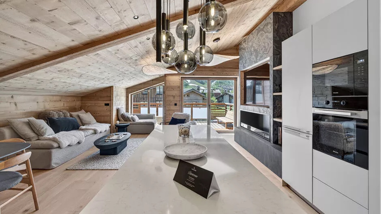 Luxury-Ski-Resort-Val-d-Isere-Ecrin-Apartment-A302-Oxford-Ski-longe.jpeg