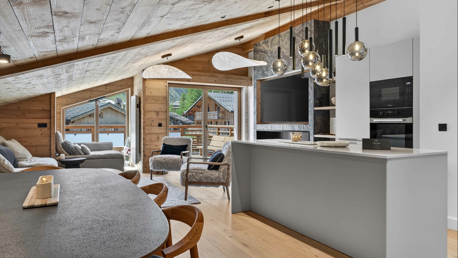 Luxury-Ski-Resort-Val-d-Isere-Ecrin-Apartment-A302-Oxford-Ski-dining.jpg