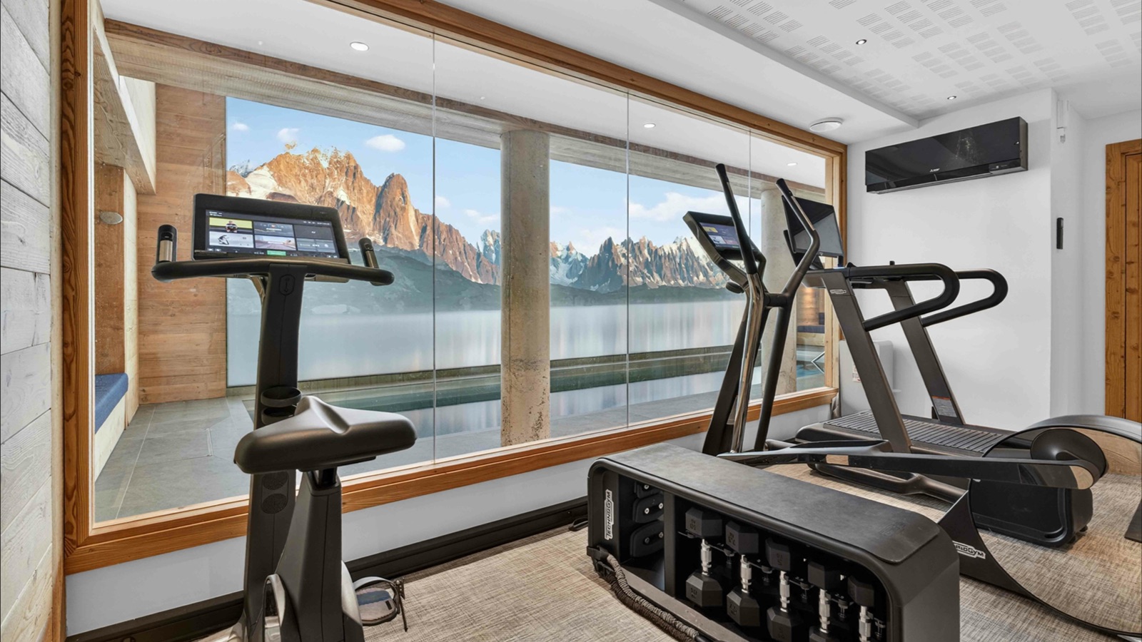 Luxury-Ski-Resort-Val-d-Isere-Ecrin-Apartment-A302-Oxford-Ski-gym.jpg