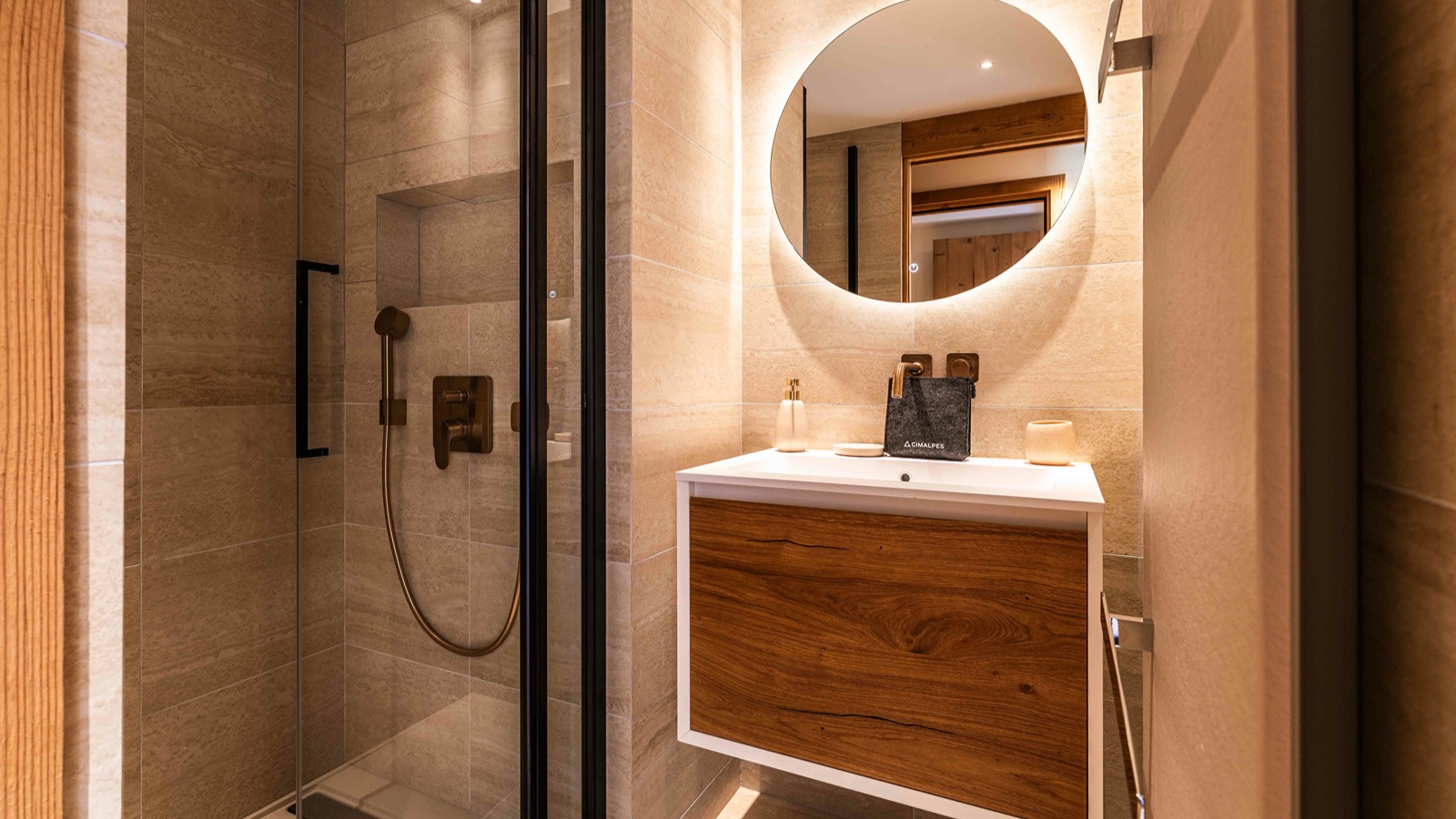 Luxury-Ski-Resort-Val-d-Isere-Ecrin-Apartment-A302-Oxford-Ski-bathroom.jpg