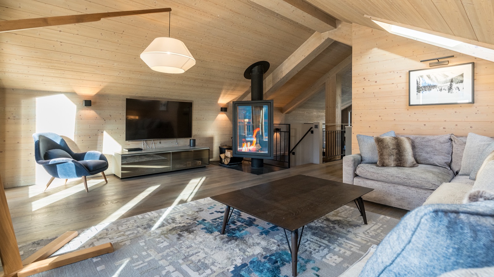 Luxury-Ski-Resort-Meribel-Chalet-Tueda-Oxford-Ski-Lounge5.jpg