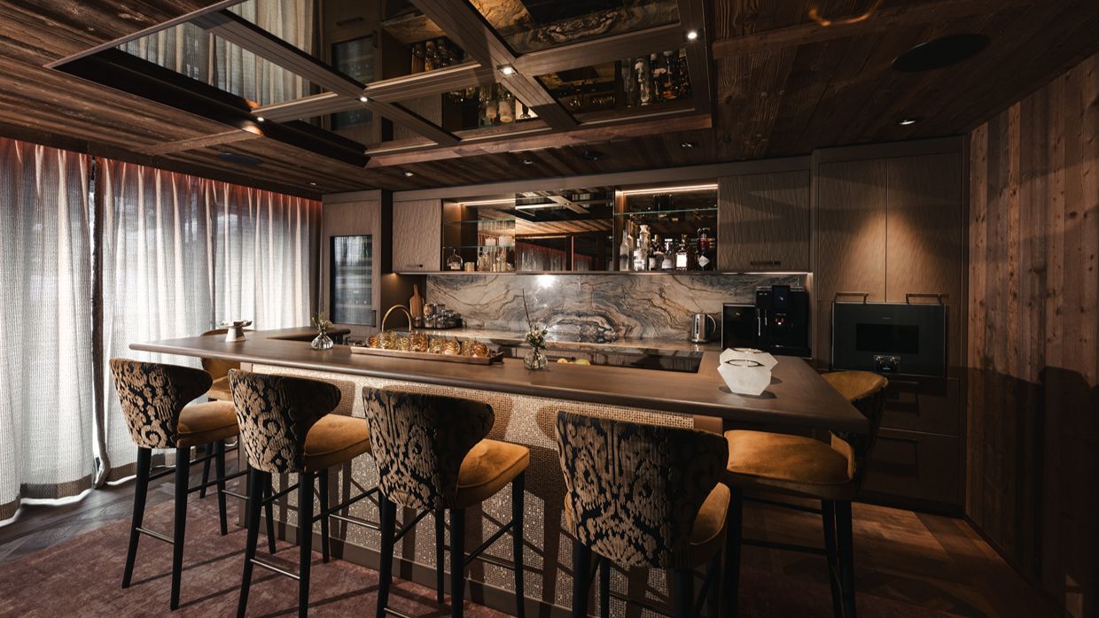 Luxury-Ski-Chalet-Lech-Steinlodge-OSC-Open kitchen and bar.jpg
