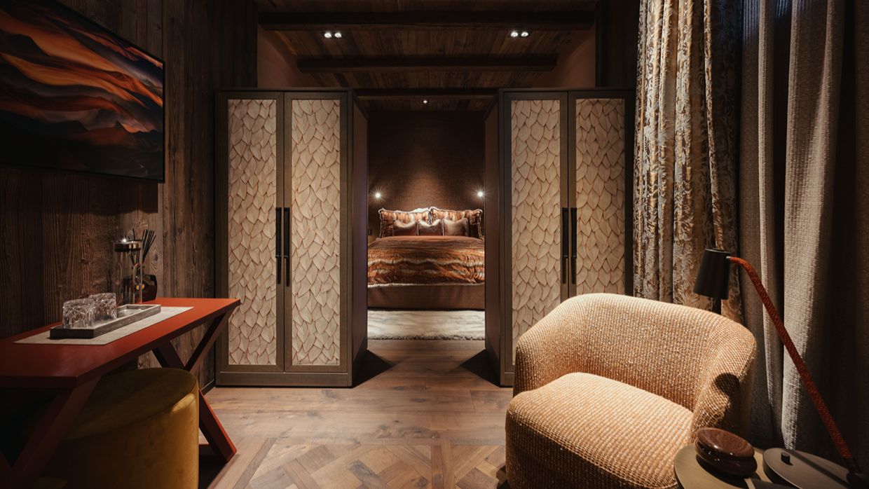 Luxury-Ski-Chalet-Lech-Steinlodge-OSC-Bedroom 1.jpg