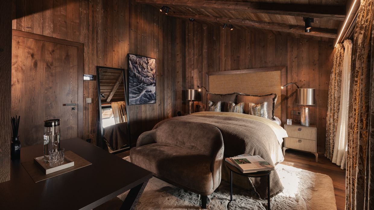 Luxury-Ski-Chalet-Lech-Steinlodge-OSC-Bedroom top floor 2.jpg