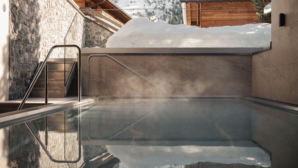 Luxury-Ski-Chalet-Lech-Steinlodge-OSC-Outdoor heated pool.jpg