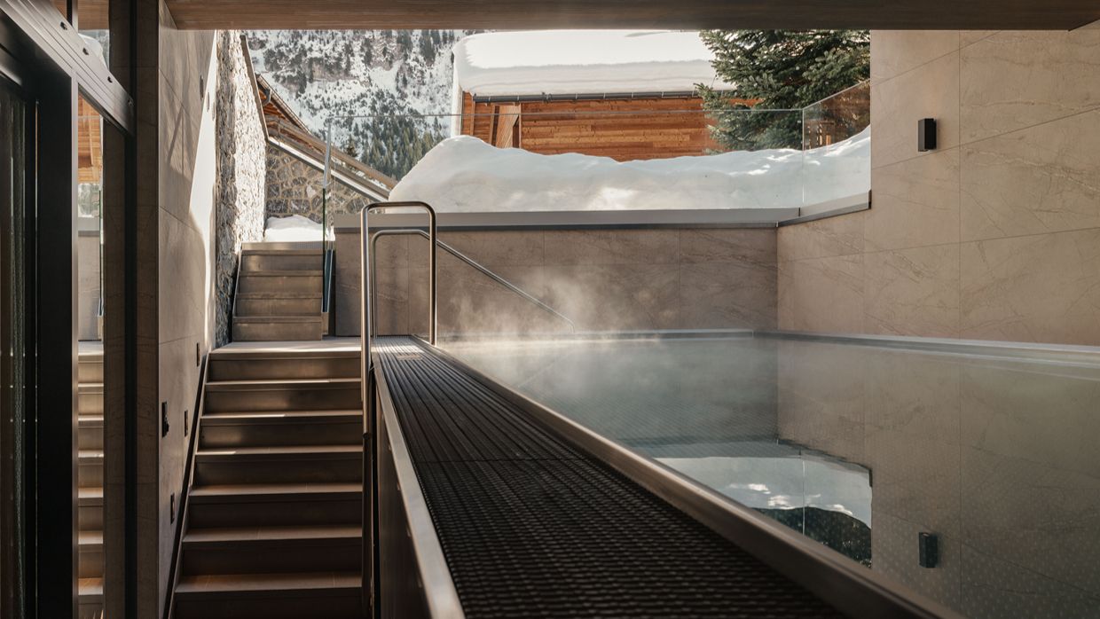 Luxury-Ski-Chalet-Lech-Steinlodge-OSC-Outdoor, covered pool.jpg