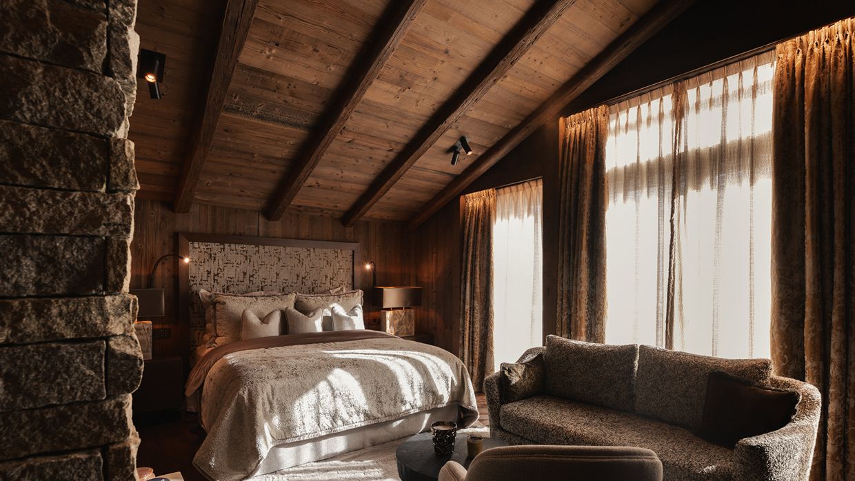 Luxury-Ski-Chalet-Lech-Steinlodge-OSC-Master bedroom 1.jpg