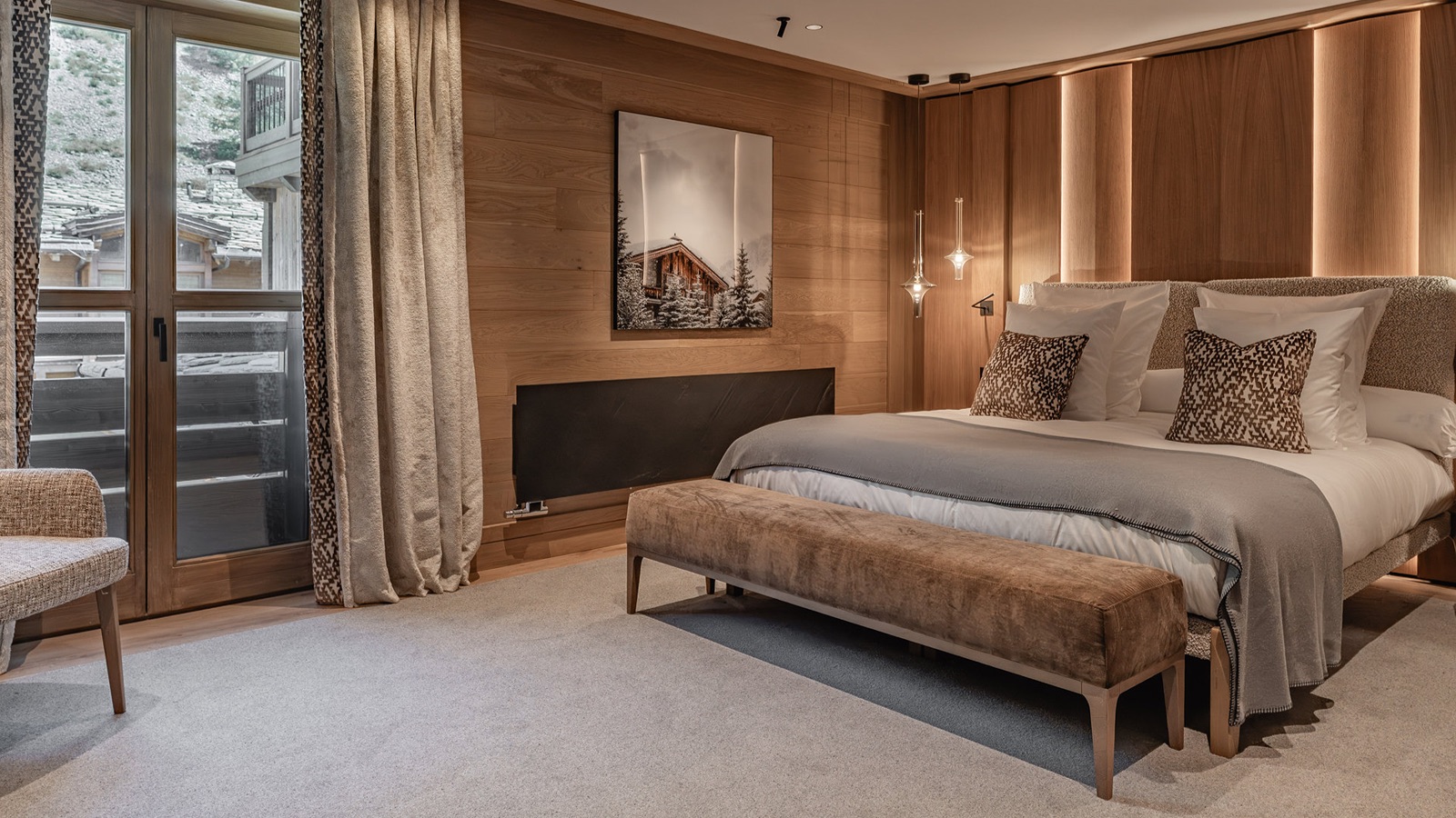 Luxury-Ski-Resort-Val-D-Isere-Chalet-Le-Pistini-Oxford-Ski-bedroom5.jpg
