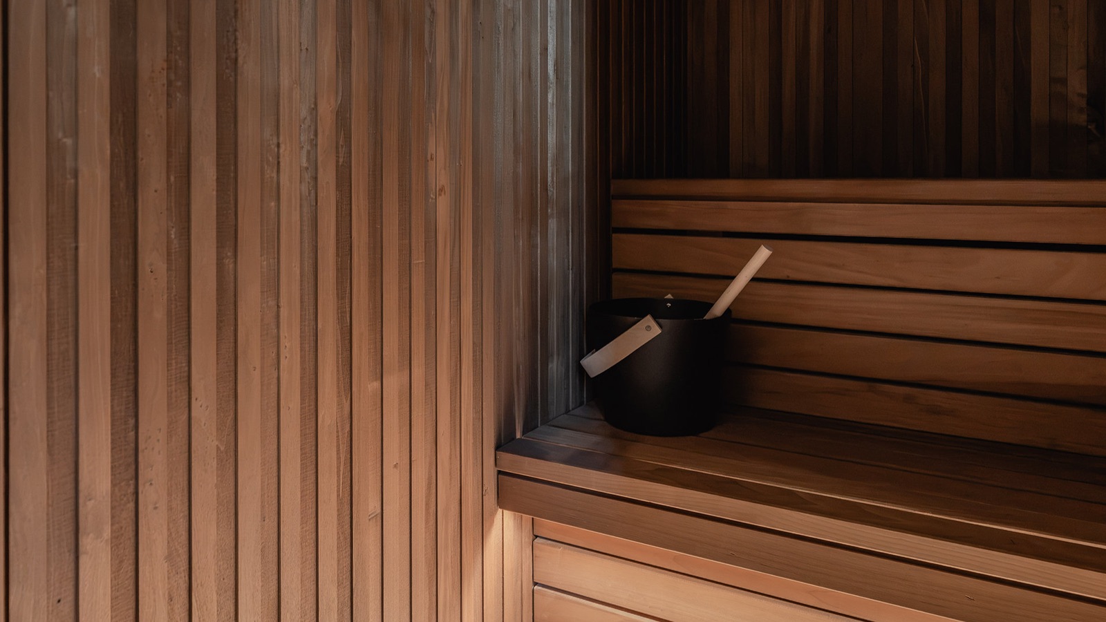 Luxury-Ski-Resort-Val-D-Isere-Chalet-Le-Pistini-Oxford-Ski-sauna.jpg