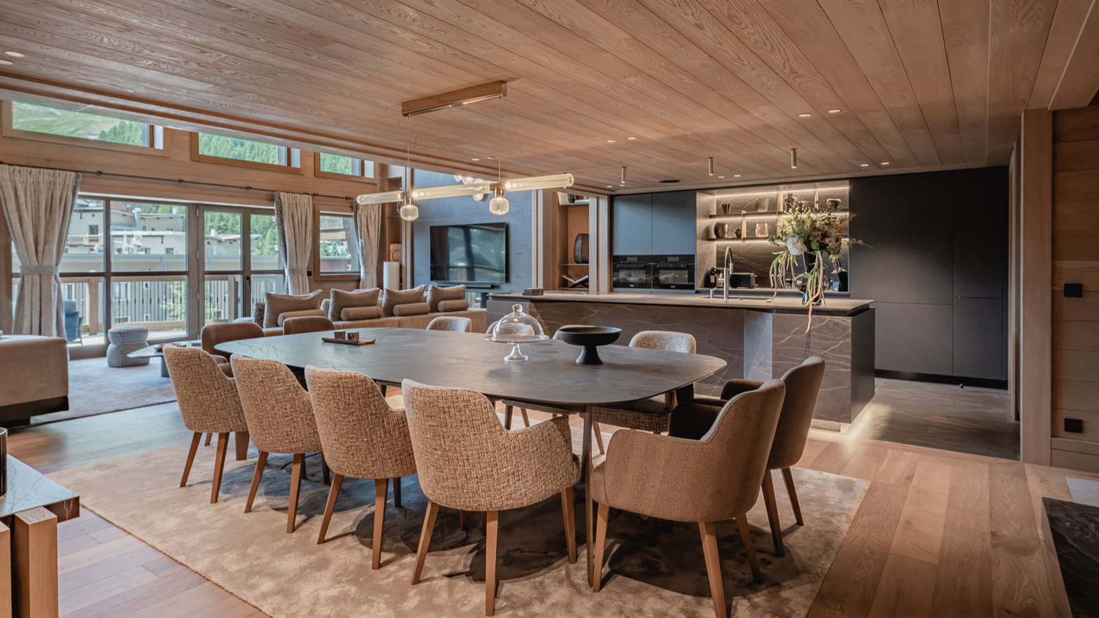Luxury-Ski-Resort-Val-D-Isere-Chalet-Le-Pistini-Oxford-Ski-dining.jpg