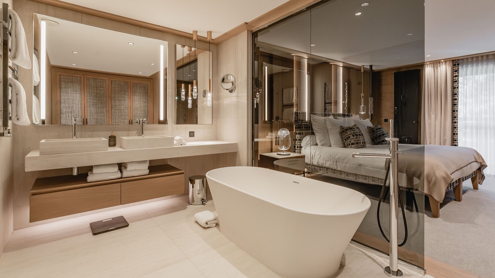 Luxury-Ski-Resort-Val-D-Isere-Chalet-L'Enjopa-Oxford-Ski-bathroom2.jpg