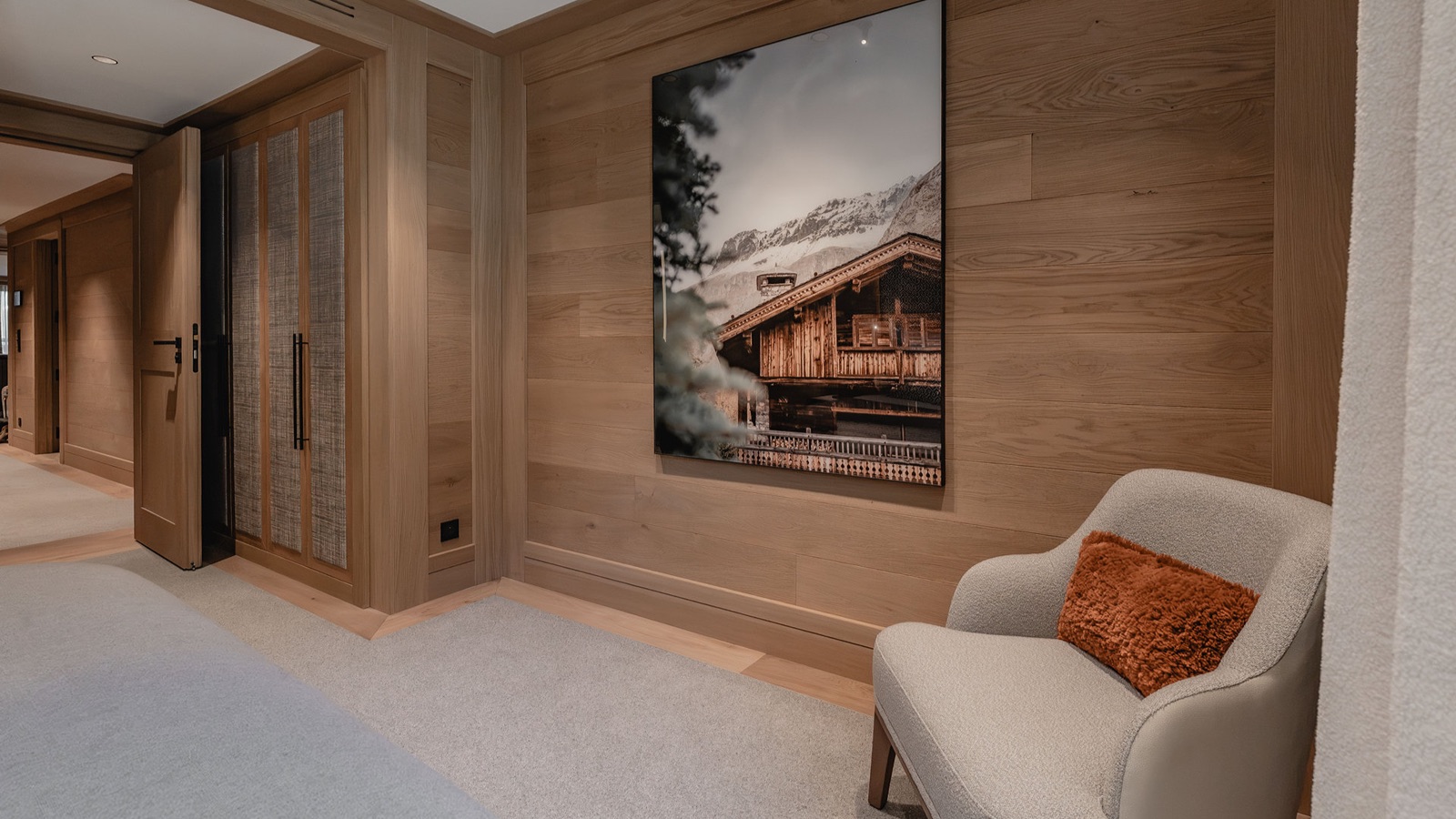 Luxury-Ski-Resort-Val-D-Isere-Chalet-L'Enjopa-Oxford-Ski-bedroom4.jpg
