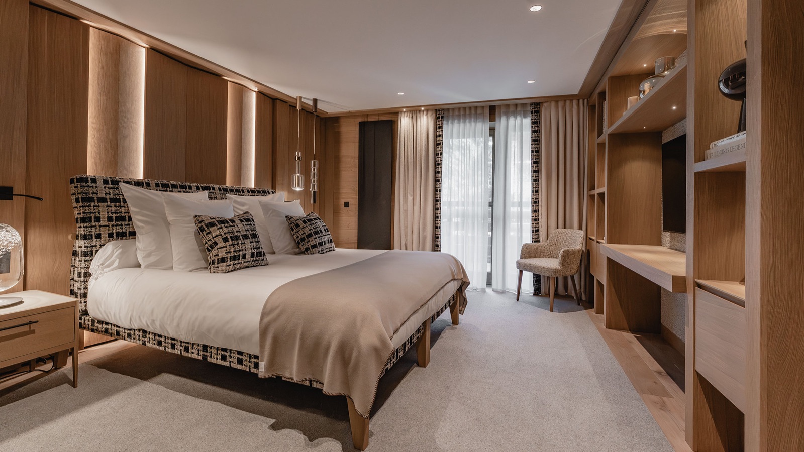 Luxury-Ski-Resort-Val-D-Isere-Chalet-L'Enjopa-Oxford-Ski-bedroom8.jpg