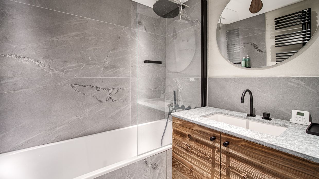 Luxury-Ski-Chalet-Tignes-Eden-Roc-OSC-Bathroom (1).jpg