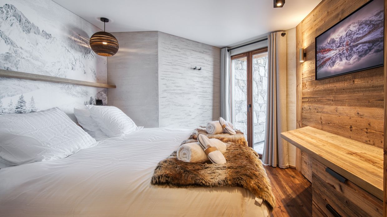 Luxury-Ski-Chalet-Tignes-Eden-Roc-OSC-Bedroom (1).jpg