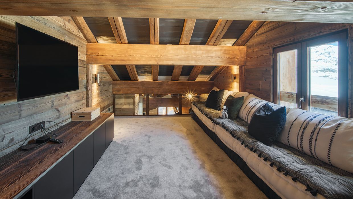 Luxury-Ski-Chalet-Tignes-Eden-Roc-OSC-Games room (3).jpg