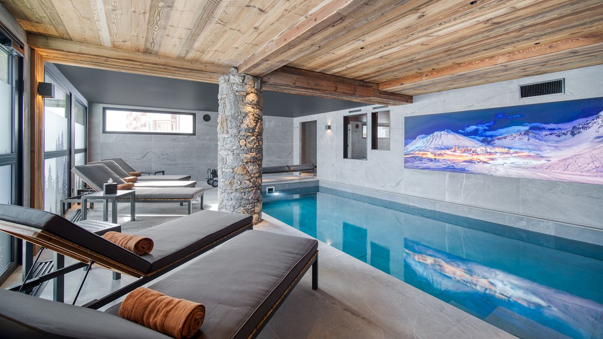 Luxury-Ski-Chalet-Tignes-Eden-Roc-OSC-Pool.jpg