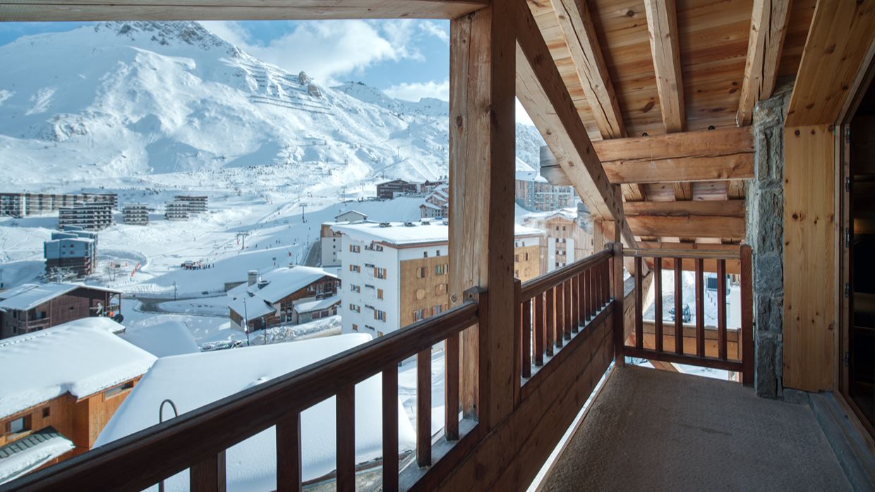Luxury-Ski-Chalet-Tignes-Eden-Roc-OSC-Balcony (1).jpg