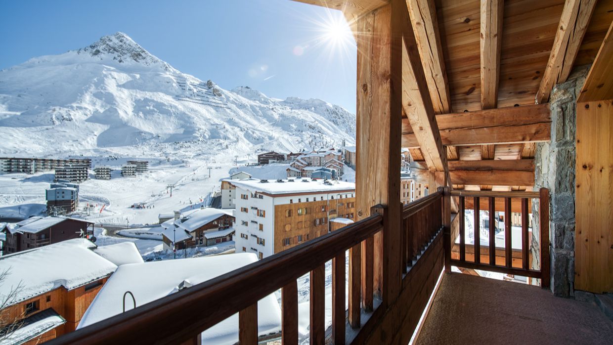 Luxury-Ski-Chalet-Tignes-Eden-Roc-OSC-Balcony.jpg