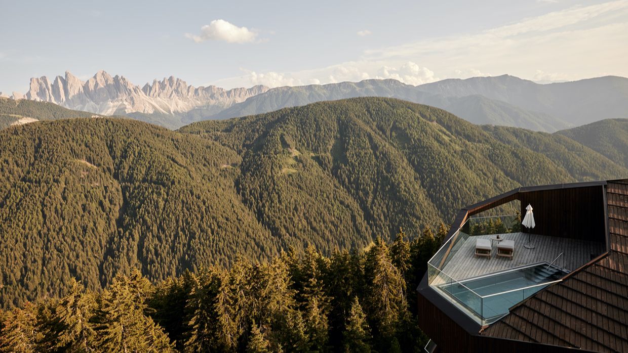 Luxury-Ski-Hotel-Dolomites-Forestis-OSC-Chalet (2).jpg