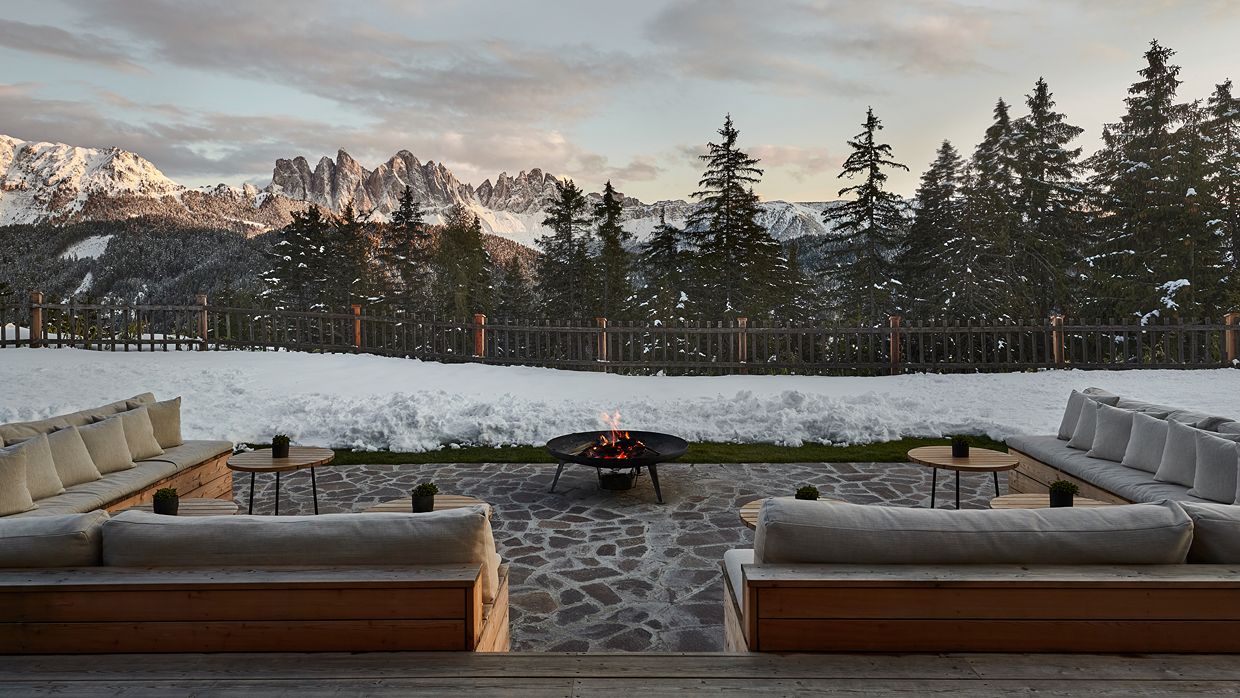 Luxury-Ski-Hotel-Dolomites-Forestis-OSC-Terrace.jpg