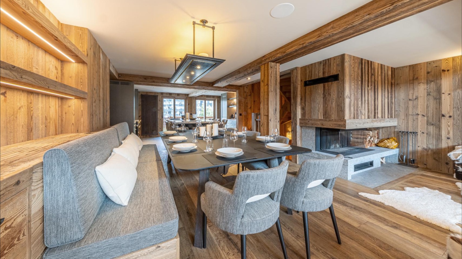 Luxury-Ski-Chalet-Val-D-Isere-Chalet-Andes-Oxford-Ski-Dining1.jpg