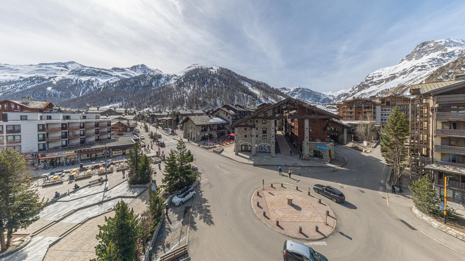Luxury-Ski-Chalet-Val-D-Isere-Chalet-Andes-Oxford-Ski-Exterior.jpg