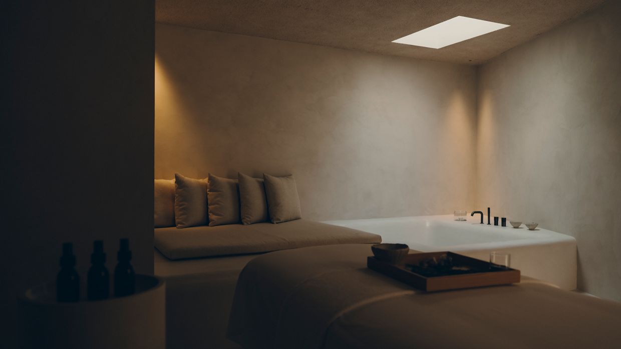 Luxury-Ski-Chalet-Dolomites-OSC-FORESTIS-Villa-Spa-Treatment-Room.jpg