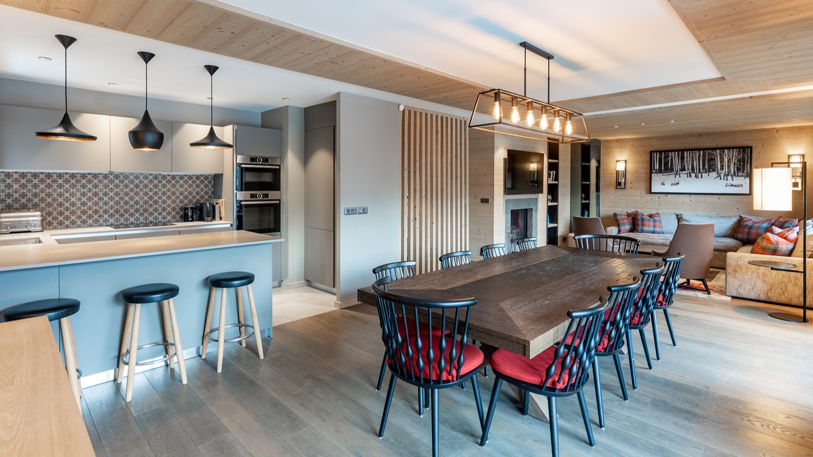 Luxury-Ski-Resort-Meribel-Chalet-Doron-Oxford-Ski-dining.jpg