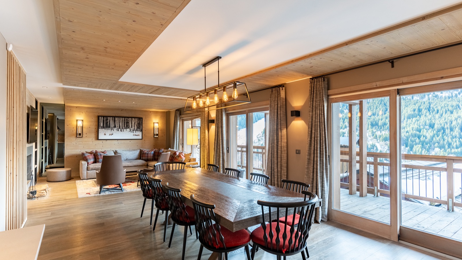 Luxury-Ski-Resort-Meribel-Chalet-Doron-Oxford-Ski-dining1.jpg