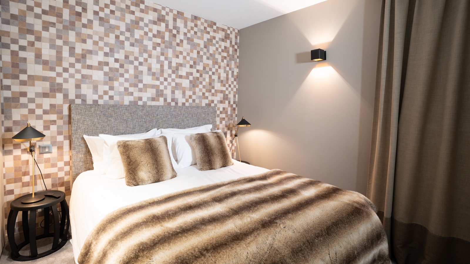 Luxury-Ski-Resort-Meribel-Chalet-Doron-Oxford-Ski-bedroom19.jpg
