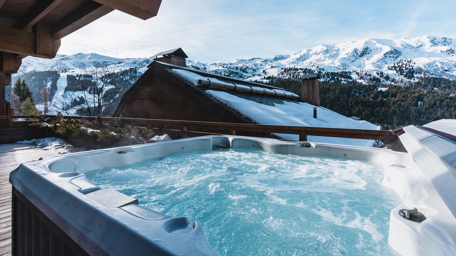 Luxury-Ski-Resort-Meribel-Chalet-Doron-Oxford-Ski-hot-tub.jpg